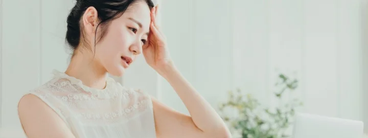 デザインに落胆する女性